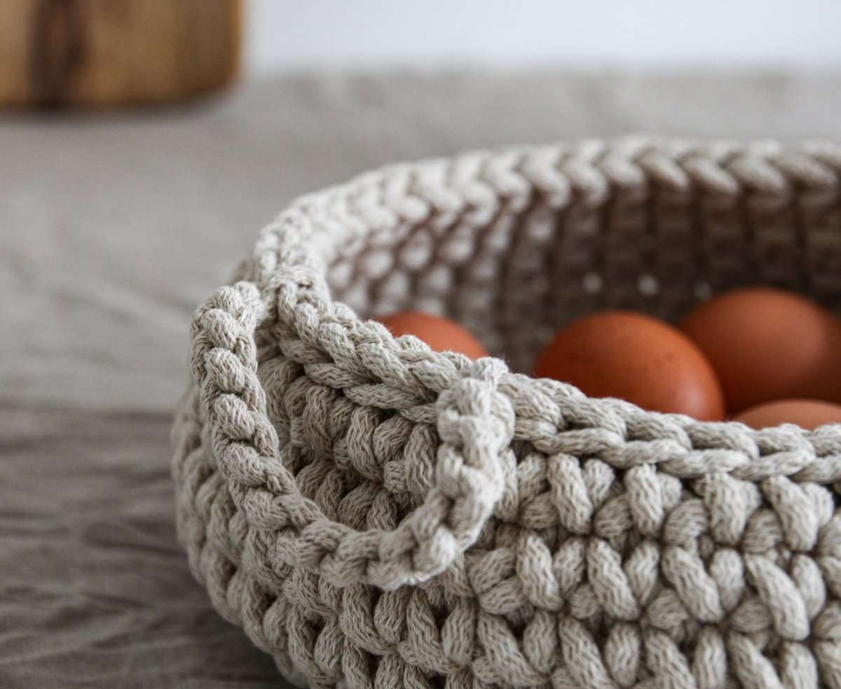 Crochet flat basket, Small | BEIGE - Zuri House