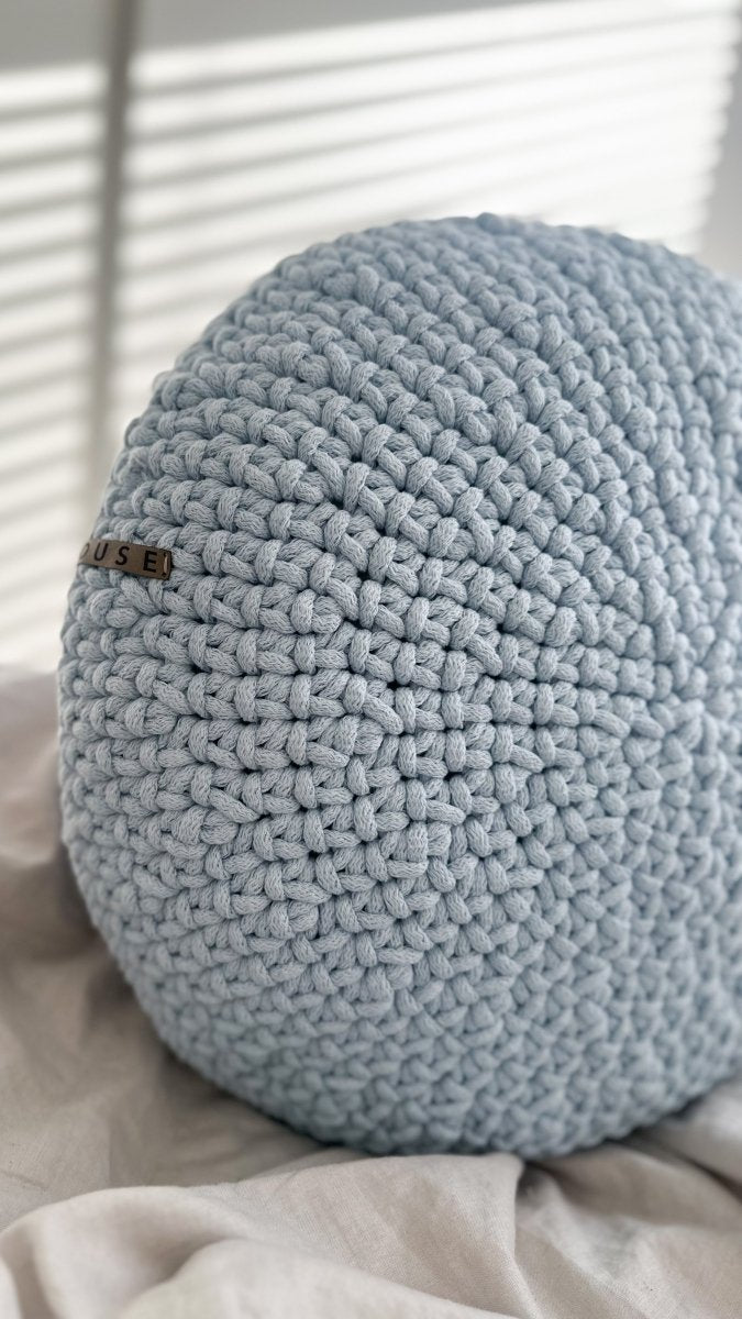 Crochet round cushion | BABY BLUE - Zuri House