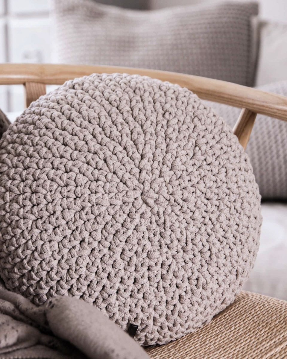 Crochet round cushion | BEIGE - Zuri House