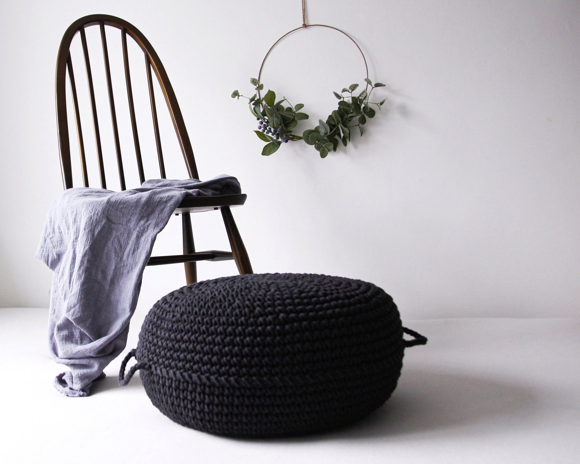 Crocheted ottoman CHARCOAL - Zuri House