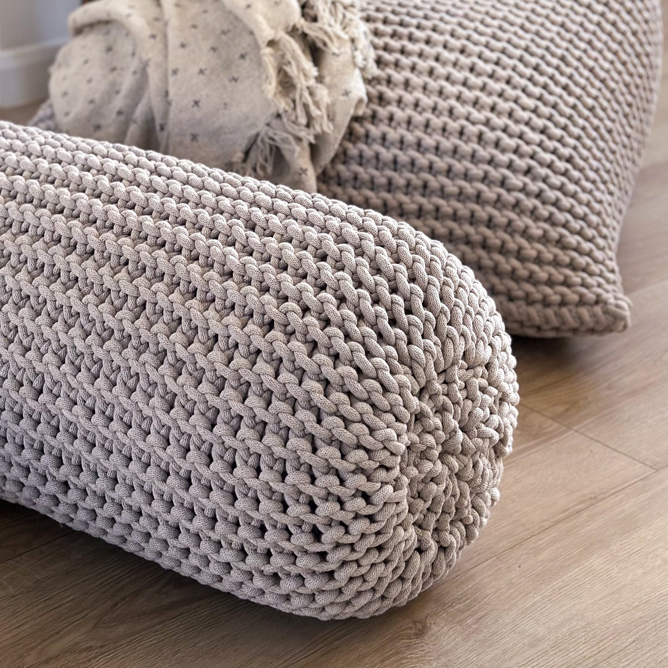 BOLSTER FOOTRESTS - Zuri House