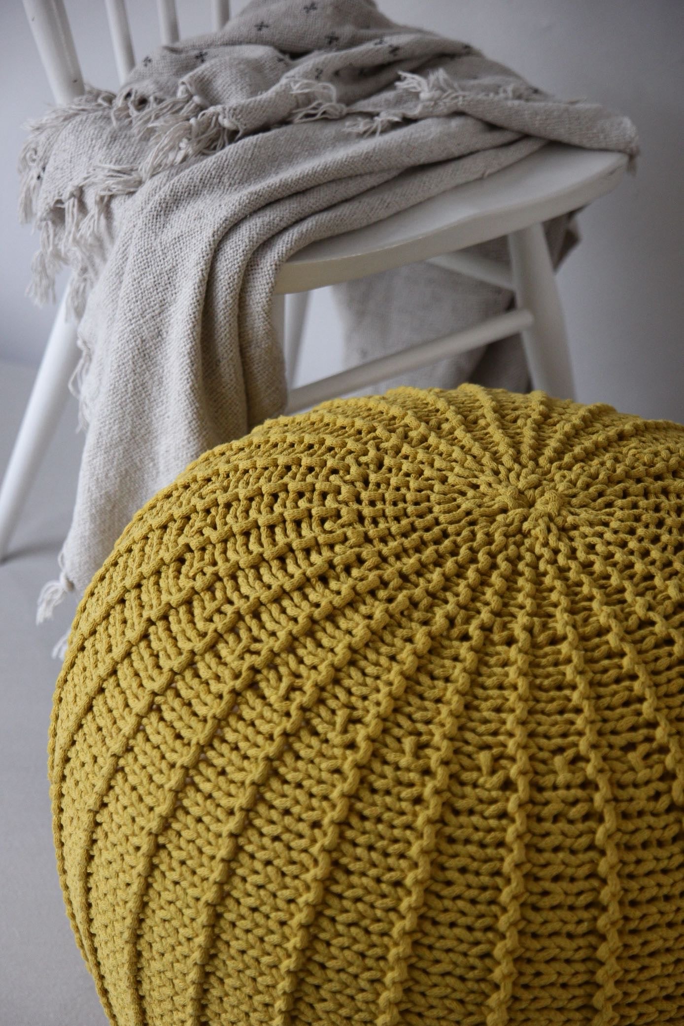 Knitted pouffe, Medium | GOLDEN KIWI