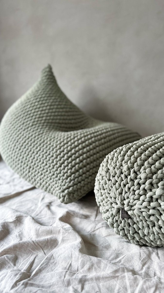 Chunky knitted bean bag | LIGHT OLIVE - Zuri House