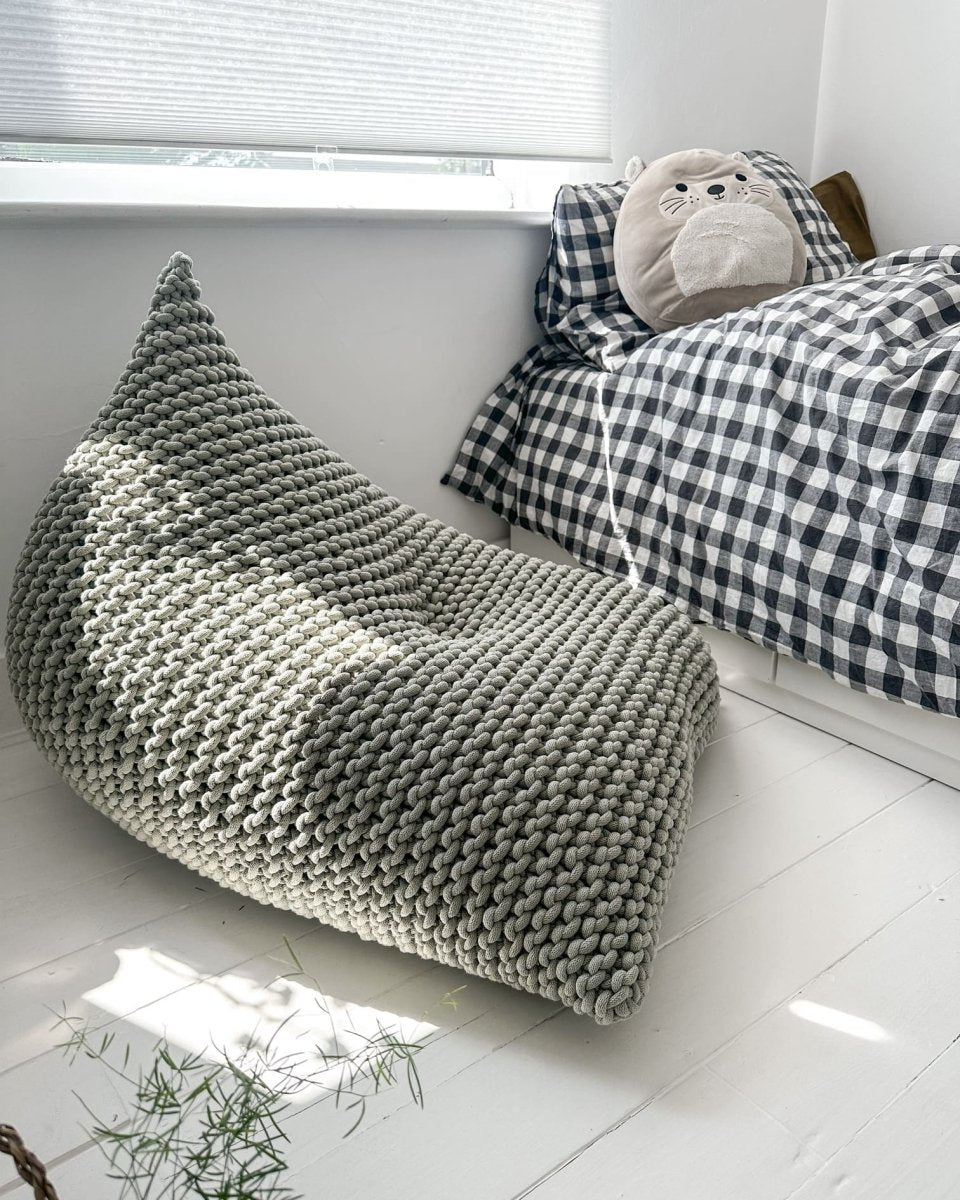 Chunky knitted bean bag | LIGHT OLIVE - Zuri House