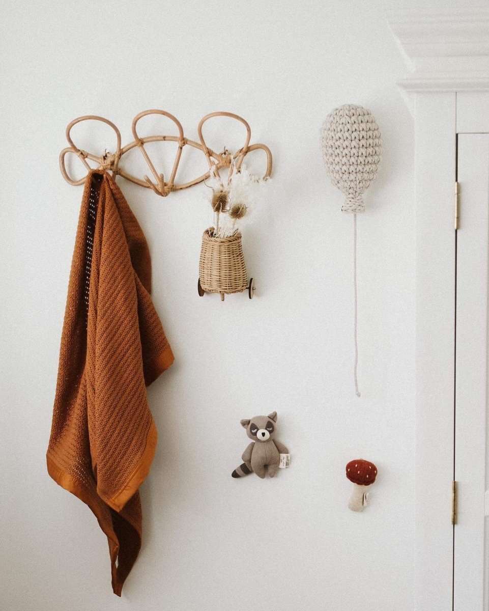Crochet balloon | OATMEAL - Zuri House