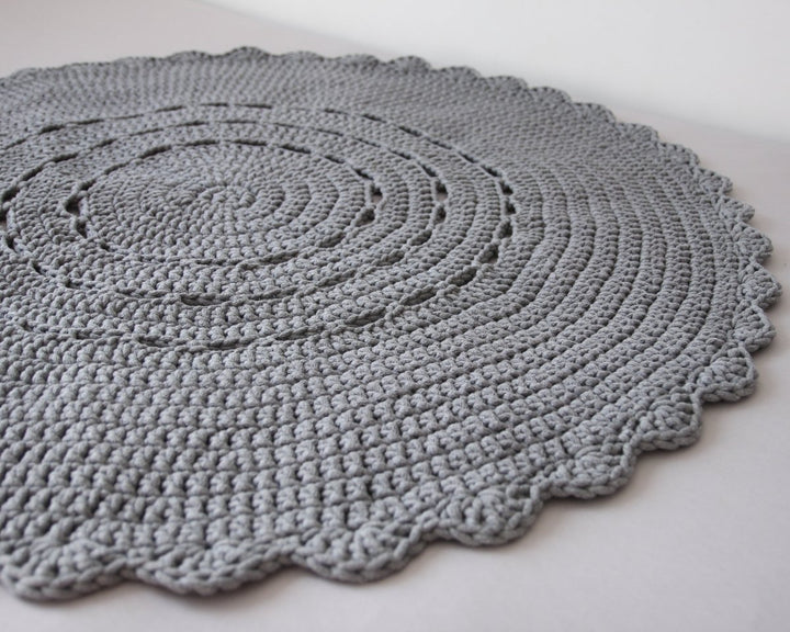 Crochet doily rug | DARK GREY - Zuri House