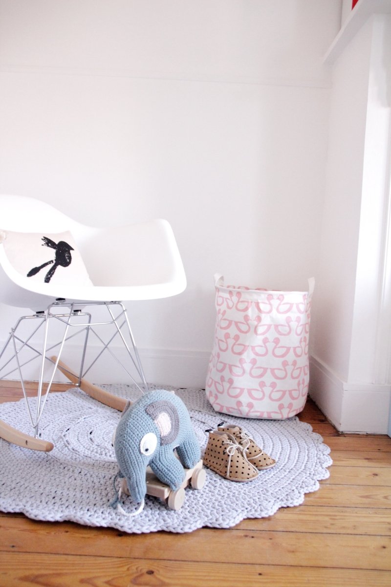 Crochet doily rug | LIGHT GREY - Zuri House