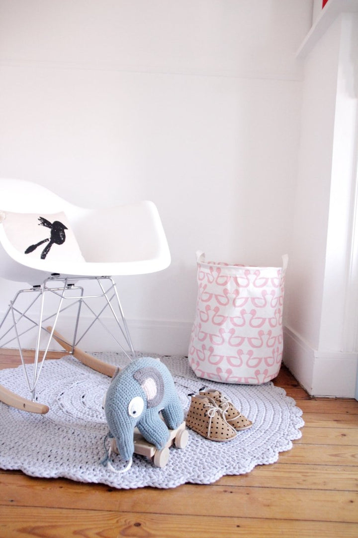 Crochet doily rug | LIGHT GREY - Zuri House