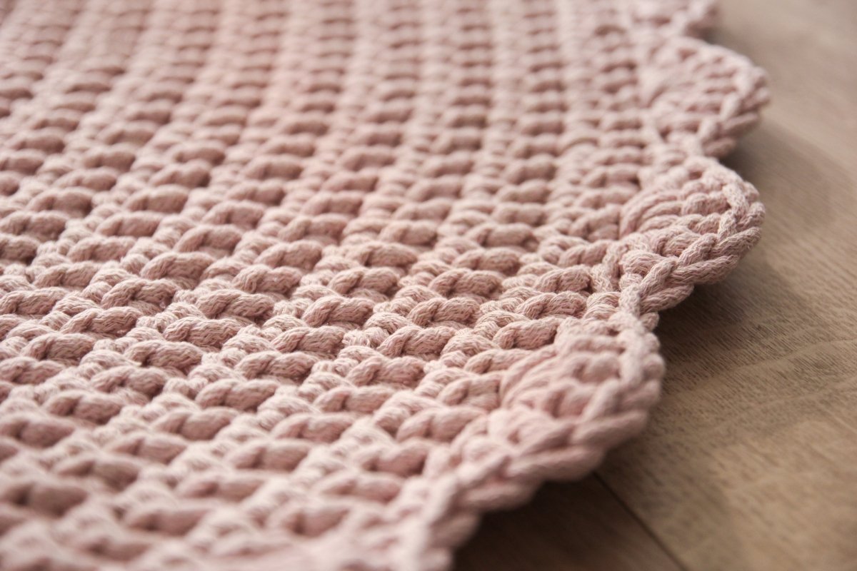 Crochet doily rug | PALE PINK - Zuri House