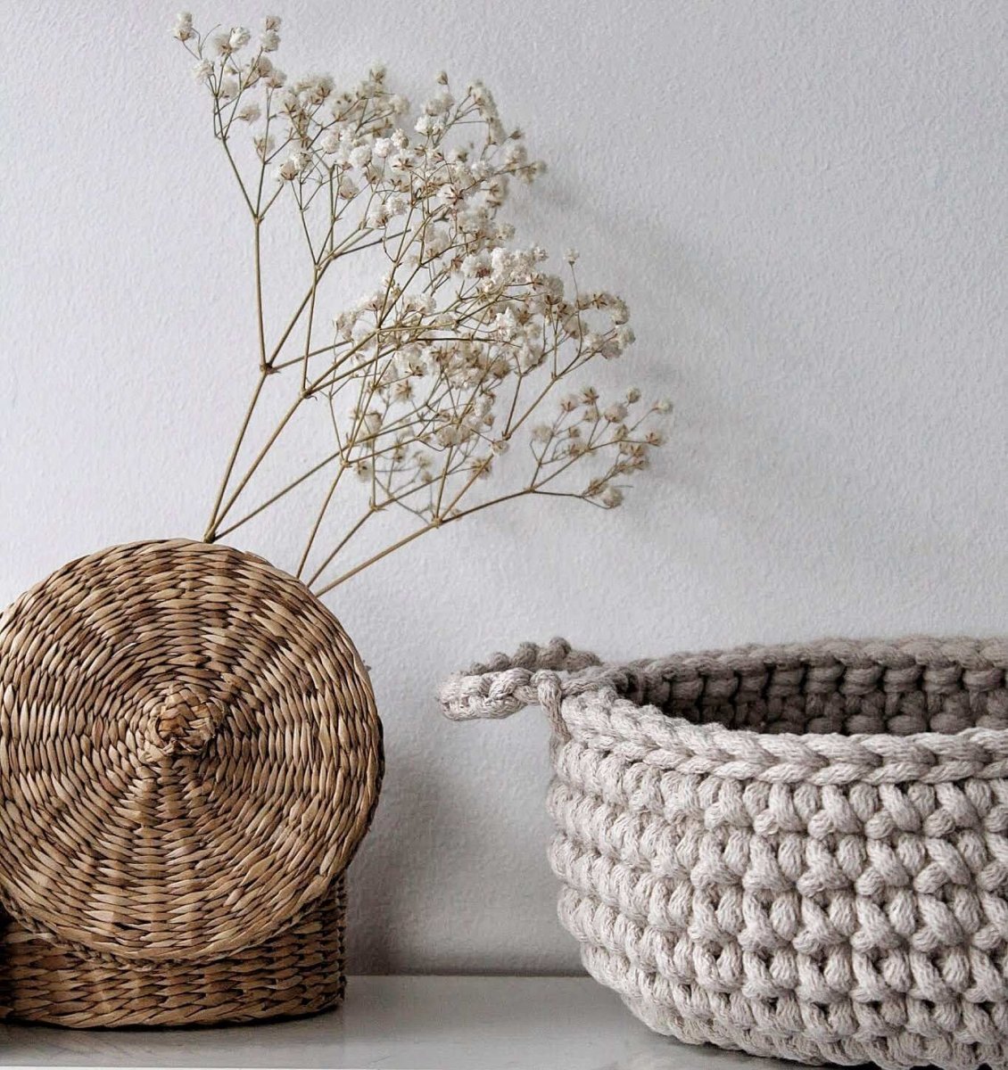 Crochet flat basket, Small | BEIGE - Zuri House
