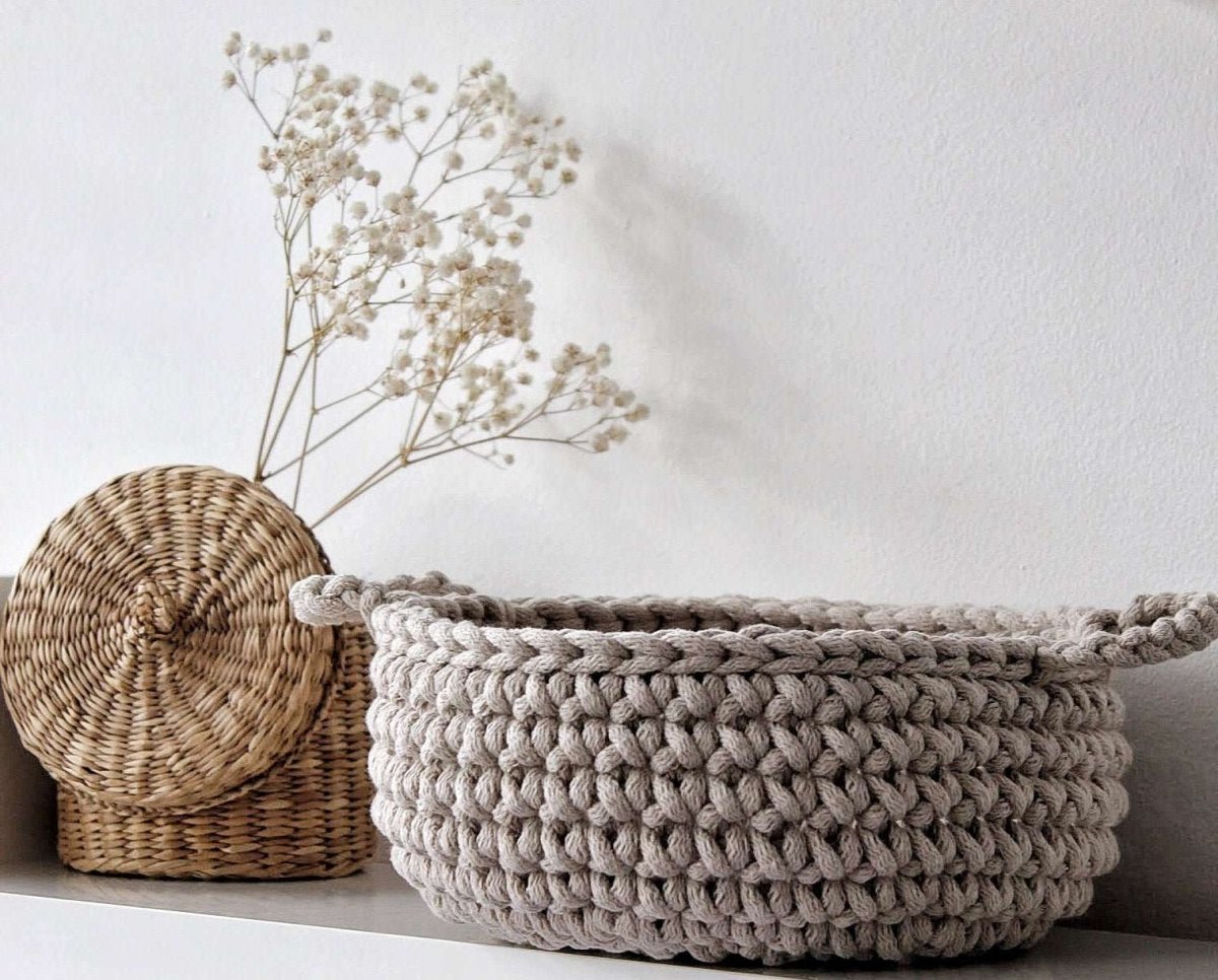 Crochet flat basket, Small | BEIGE - Zuri House