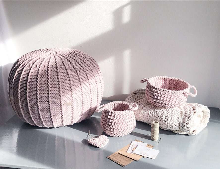 Crochet flat basket, Small | PALE PINK - Zuri House