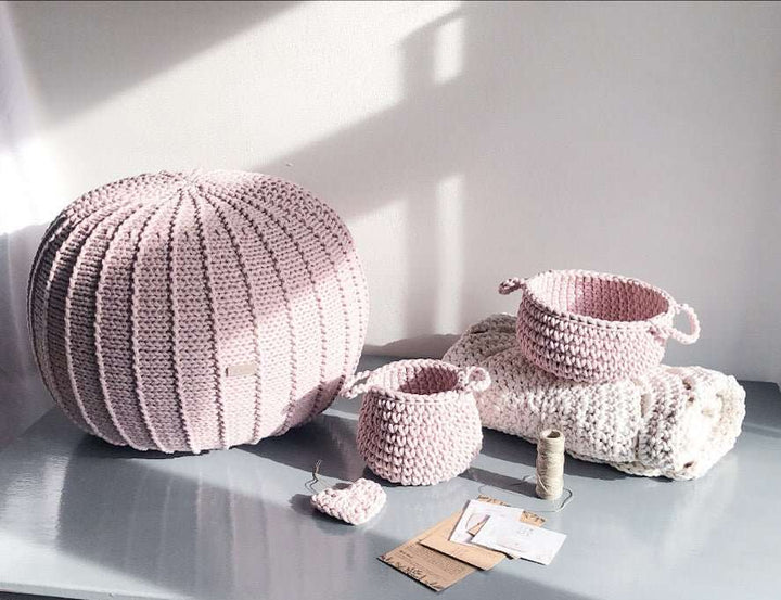Crochet flat basket, Small | PALE PINK - Zuri House