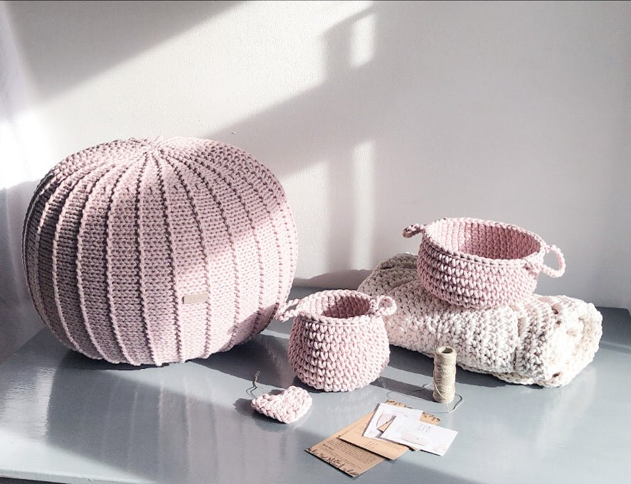 Crochet flat basket, Small | PALE PINK - Zuri House