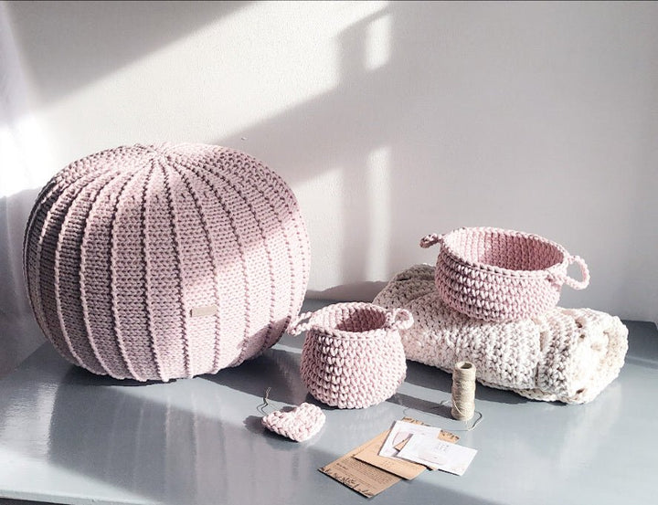 Crochet flat basket, Small | PALE PINK - Zuri House