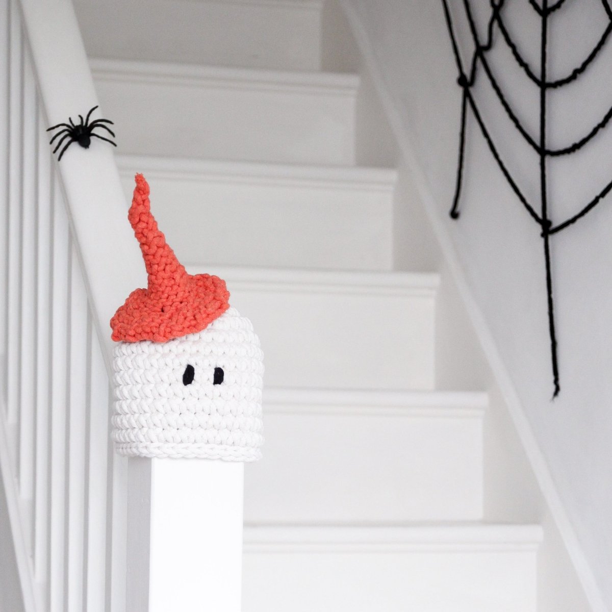 CROCHET GHOST BANISTER TOPPER - Zuri House