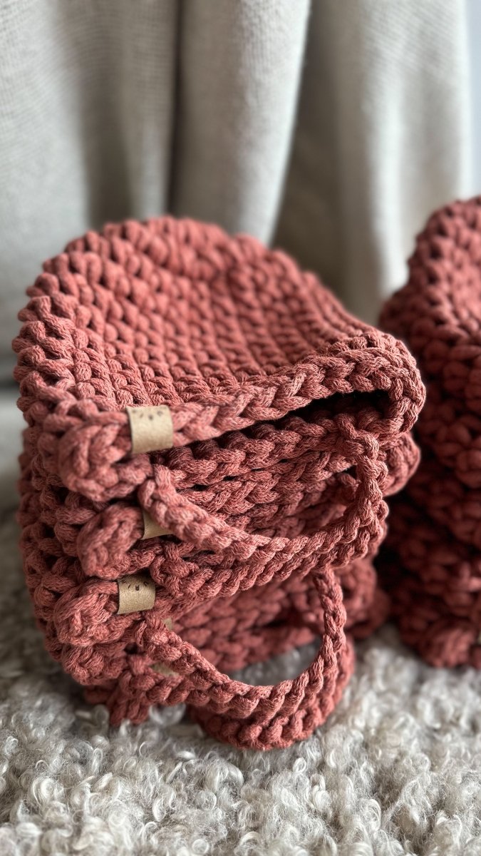 Crochet hanging bags | TERRACOTTA - Zuri House