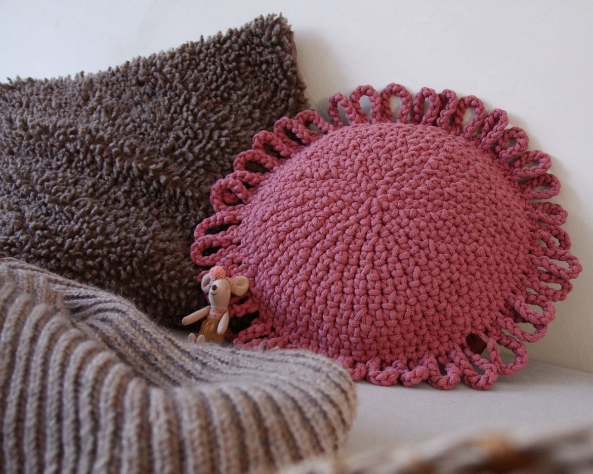Crochet kids cushion FUN | OLD ROSE - Zuri House