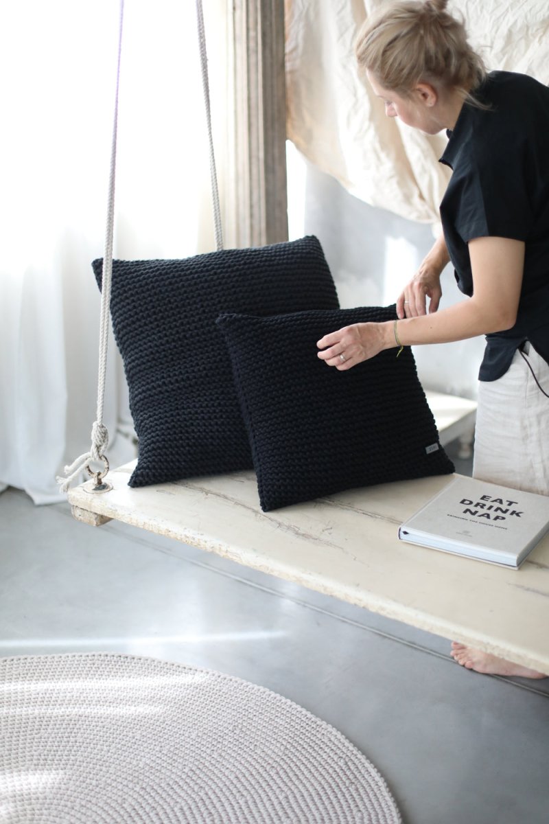 Knitted cushion | CHARCOAL | R2G - Zuri House