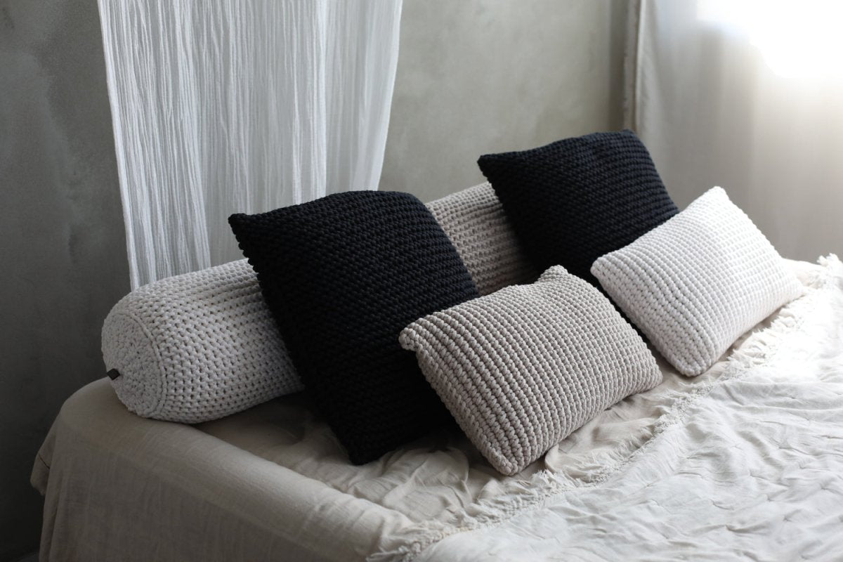 Knitted cushion | CHARCOAL | R2G - Zuri House