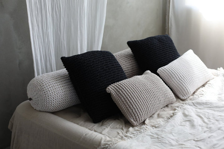 Knitted cushion | CHARCOAL | R2G - Zuri House