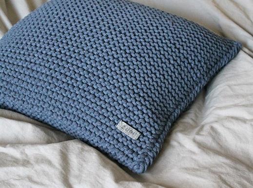 Knitted cushion | DENIM BLUE | R2G - Zuri House