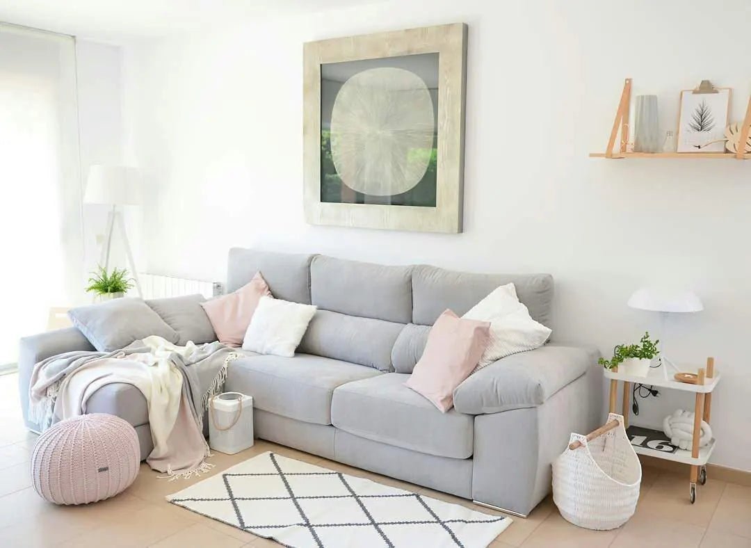 Knitted pouffe, Medium | PALE PINK - Zuri House