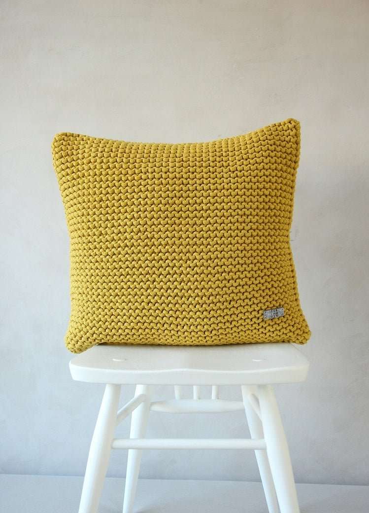 Knitted square cushion | GOLDEN KIWI - Zuri House