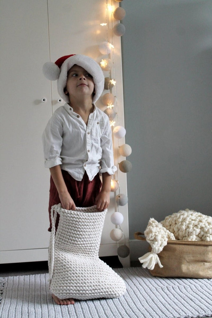 Christmas Stocking - Knitting Pattern - Zuri House