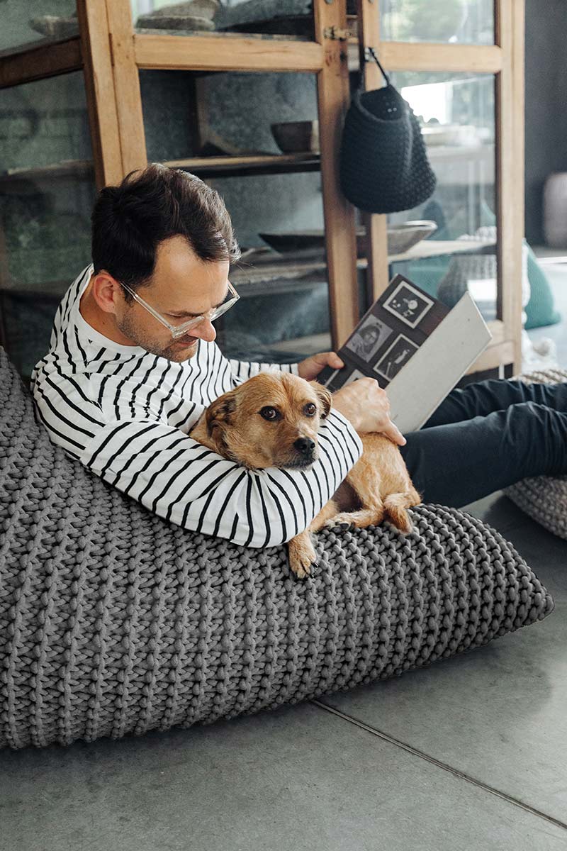 Chunky knitted bean bag | DARK GREY - Zuri House