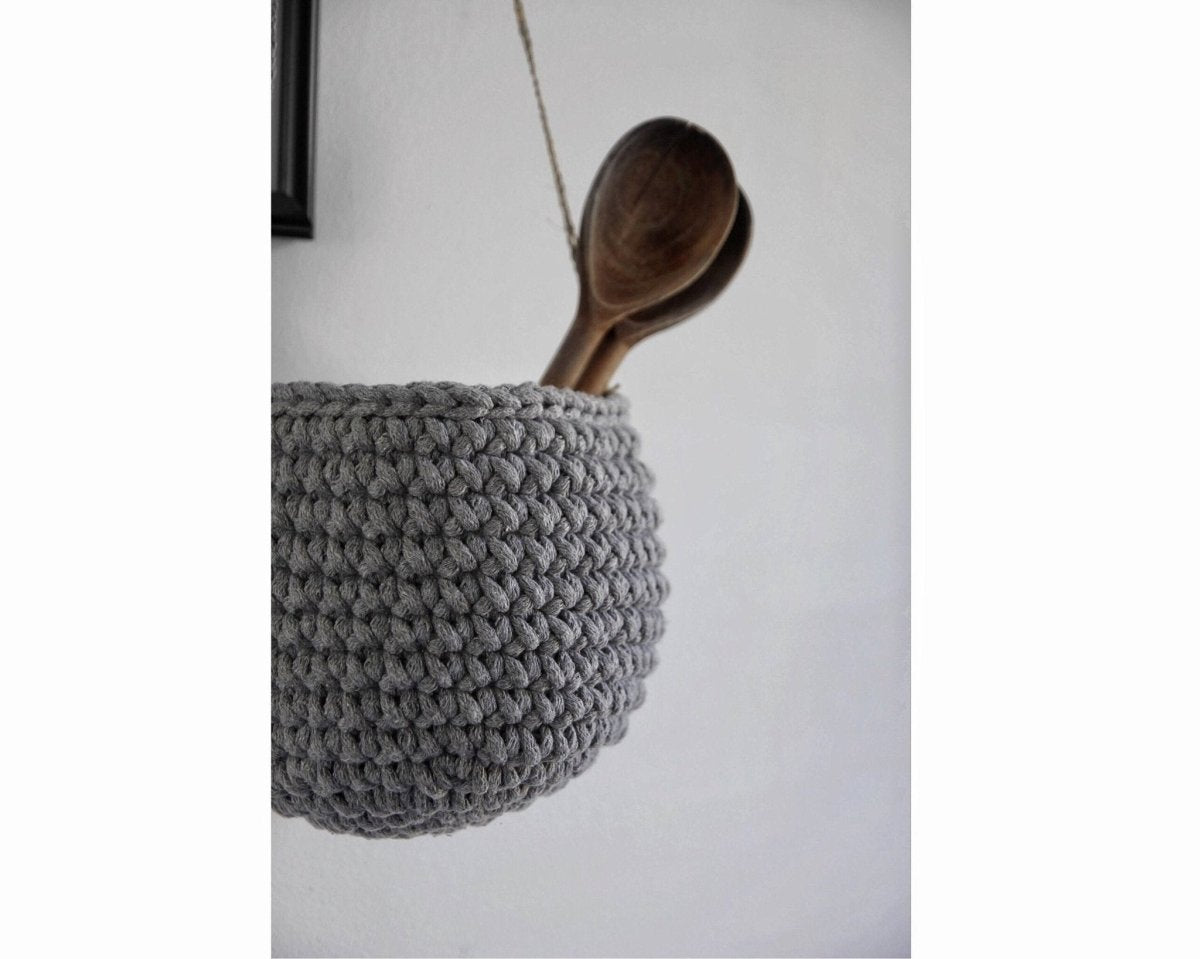Crochet hanging basket, Small | DARK GREY - Zuri House