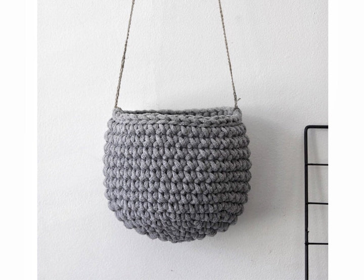 Crochet hanging basket, Small | DARK GREY - Zuri House