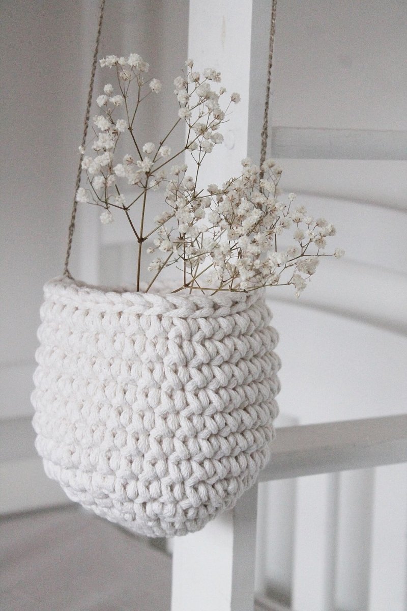 Crochet hanging basket, Small | IVORY - Zuri House