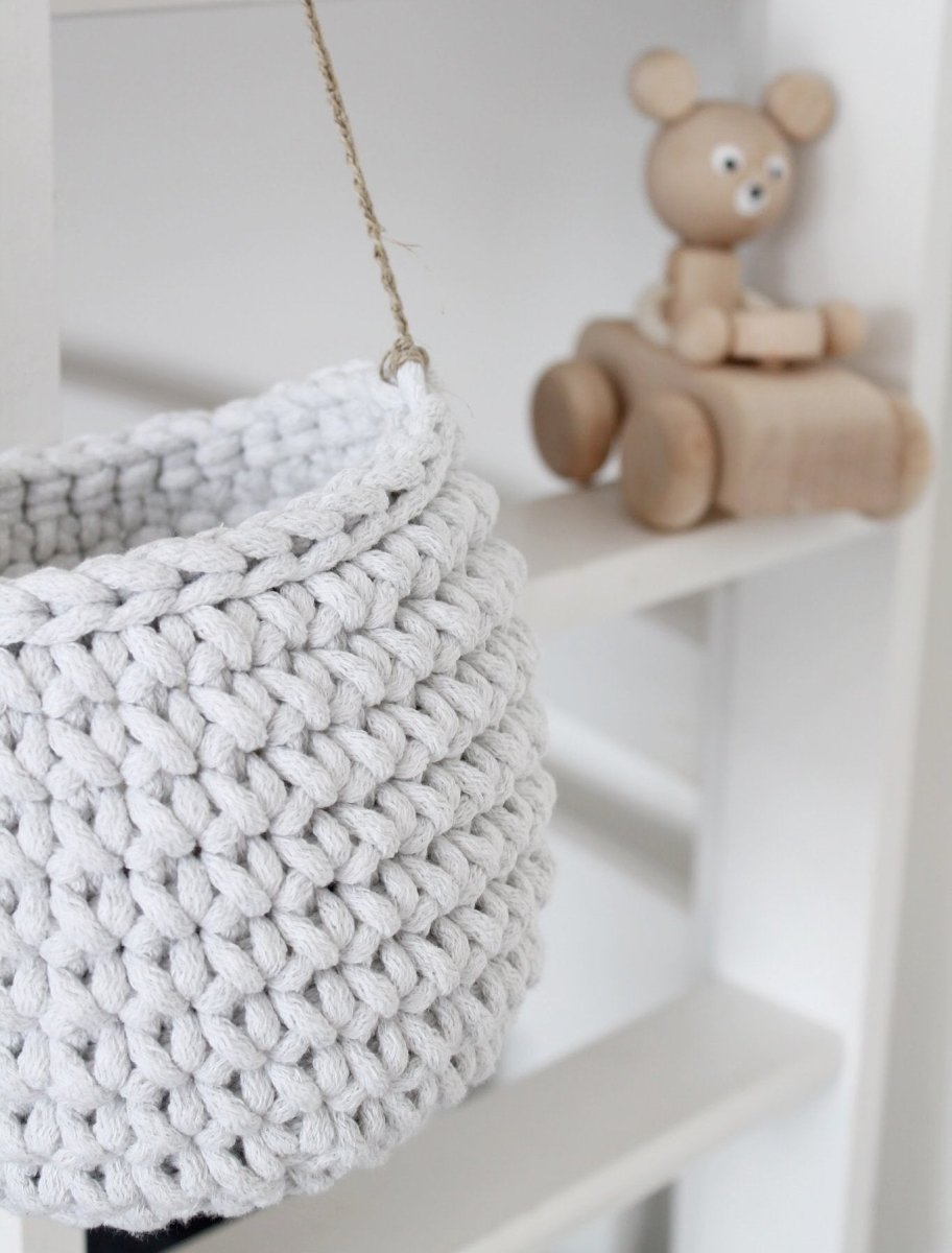 Crochet hanging basket, Small | LIGHT GREY - Zuri House
