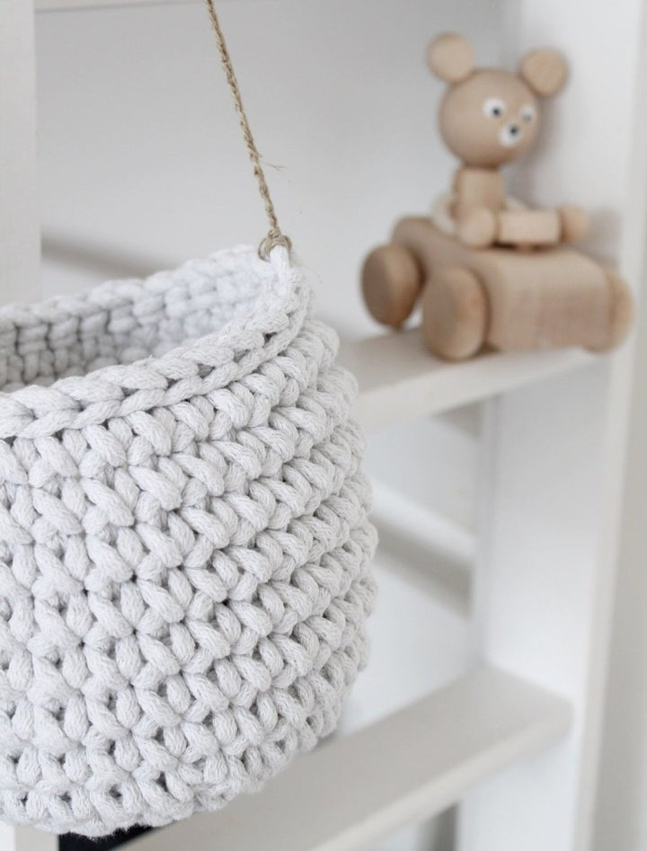 Crochet hanging basket, Small | LIGHT GREY - Zuri House