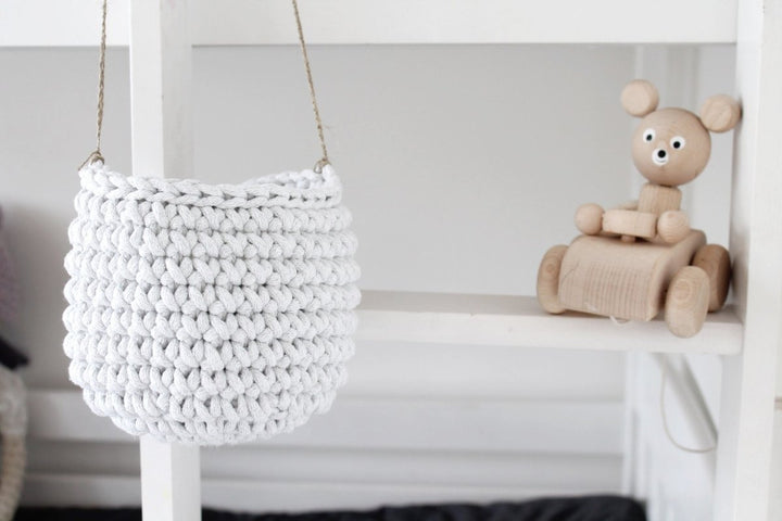 Crochet hanging basket, Small | LIGHT GREY - Zuri House
