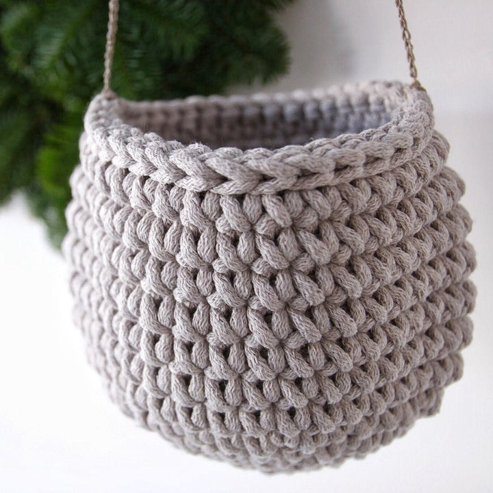 Crochet hanging basket, Small | OATMEAL - Zuri House