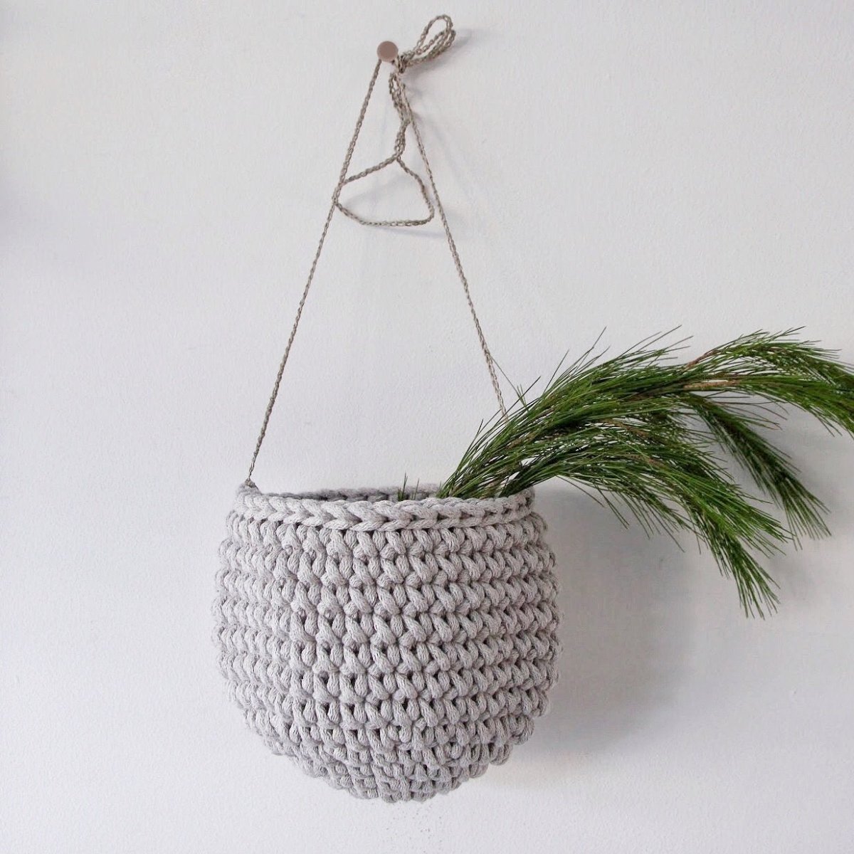 Crochet hanging basket, Small | OATMEAL - Zuri House