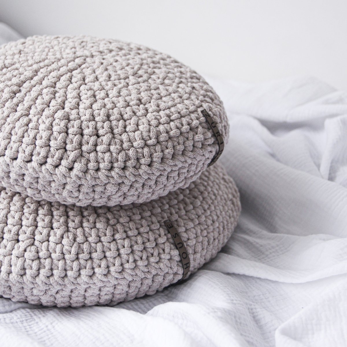 Crochet round cushion | OATMEAL - Zuri House