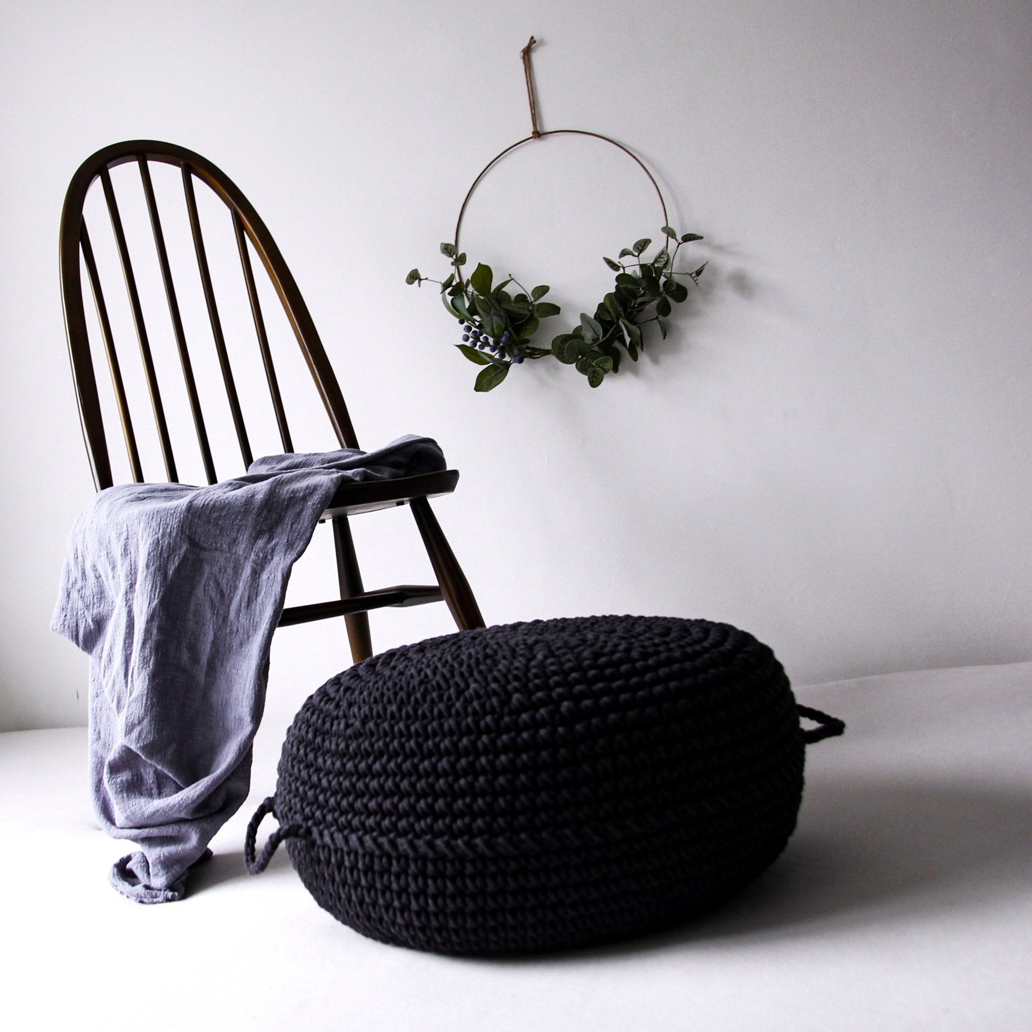 Crocheted ottoman CHARCOAL - Zuri House