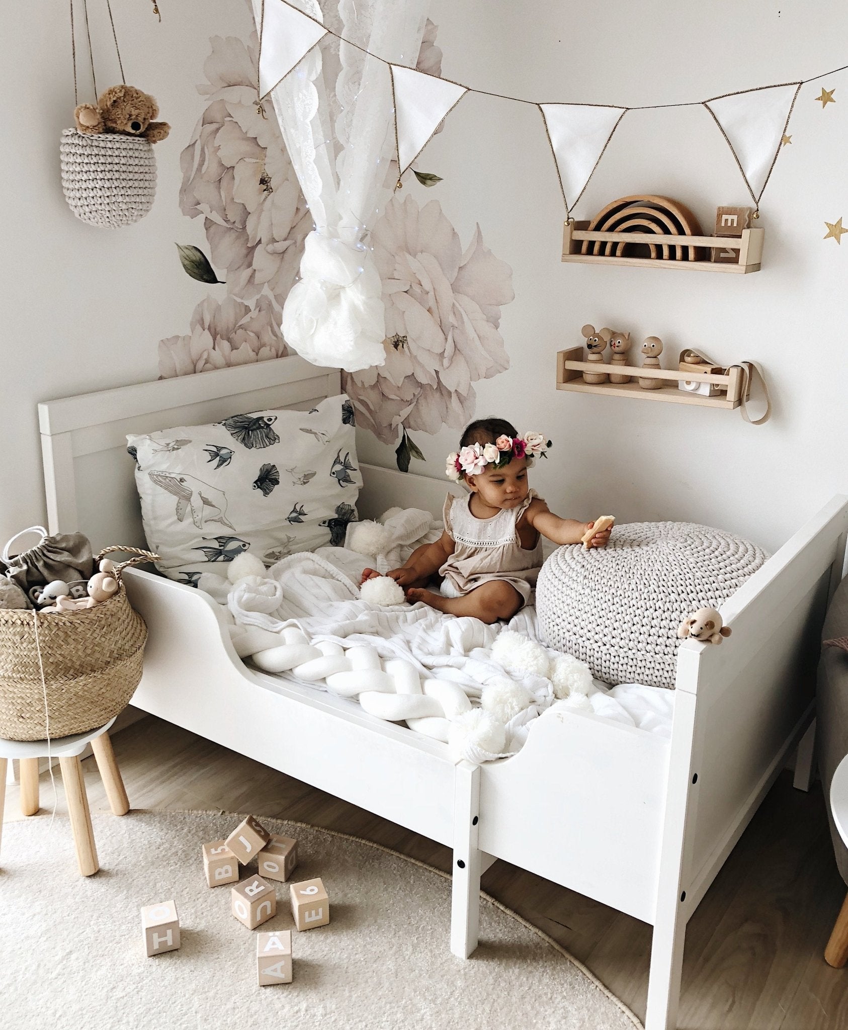 Crocheted ottoman OATMEAL - Zuri House