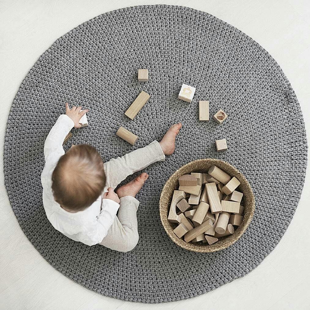 Crocheted rug DARK GREY - Zuri House