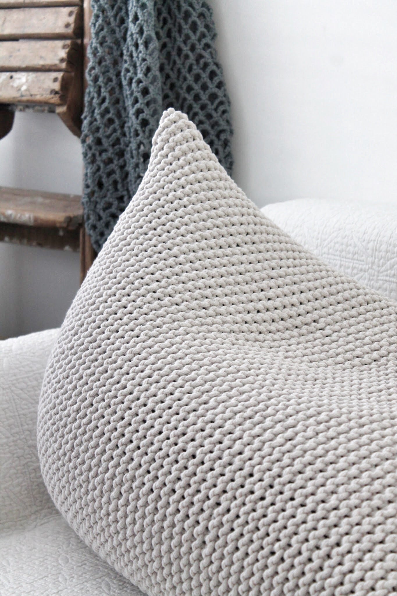 Knitted bean bag OATMEAL - Zuri House