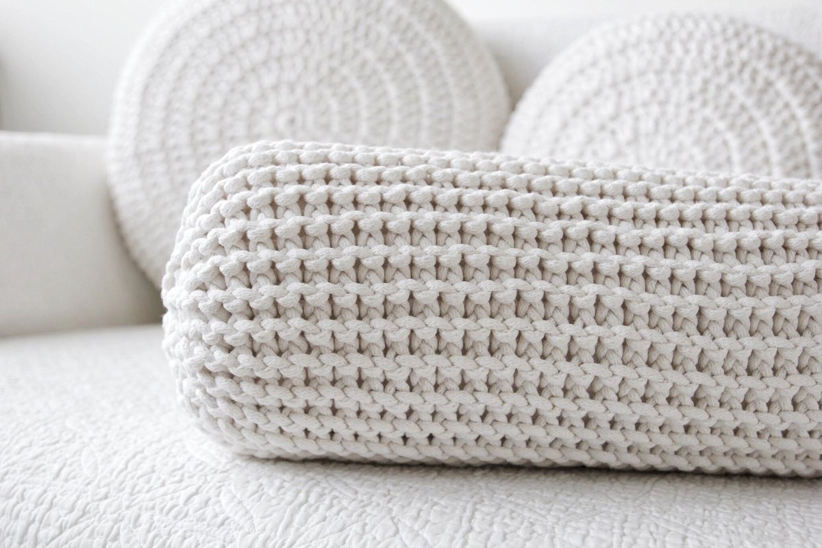 Knitted bolster cushion | IVORY - Zuri House
