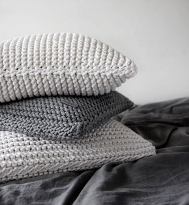 Knitted cushion IVORY - Zuri House