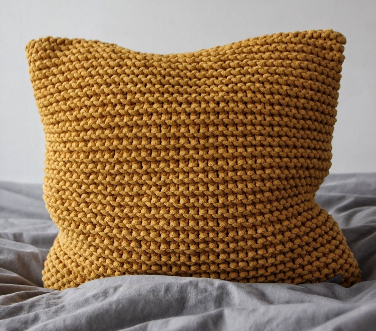 Knitted cushion | MUSTARD | R2G - Zuri House