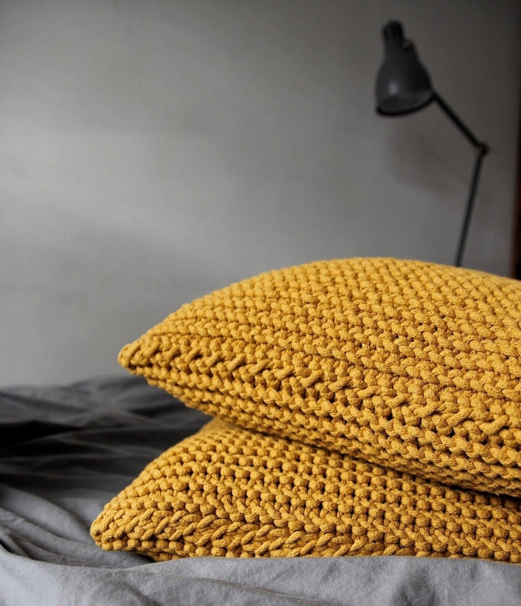 Knitted cushion | MUSTARD | R2G - Zuri House