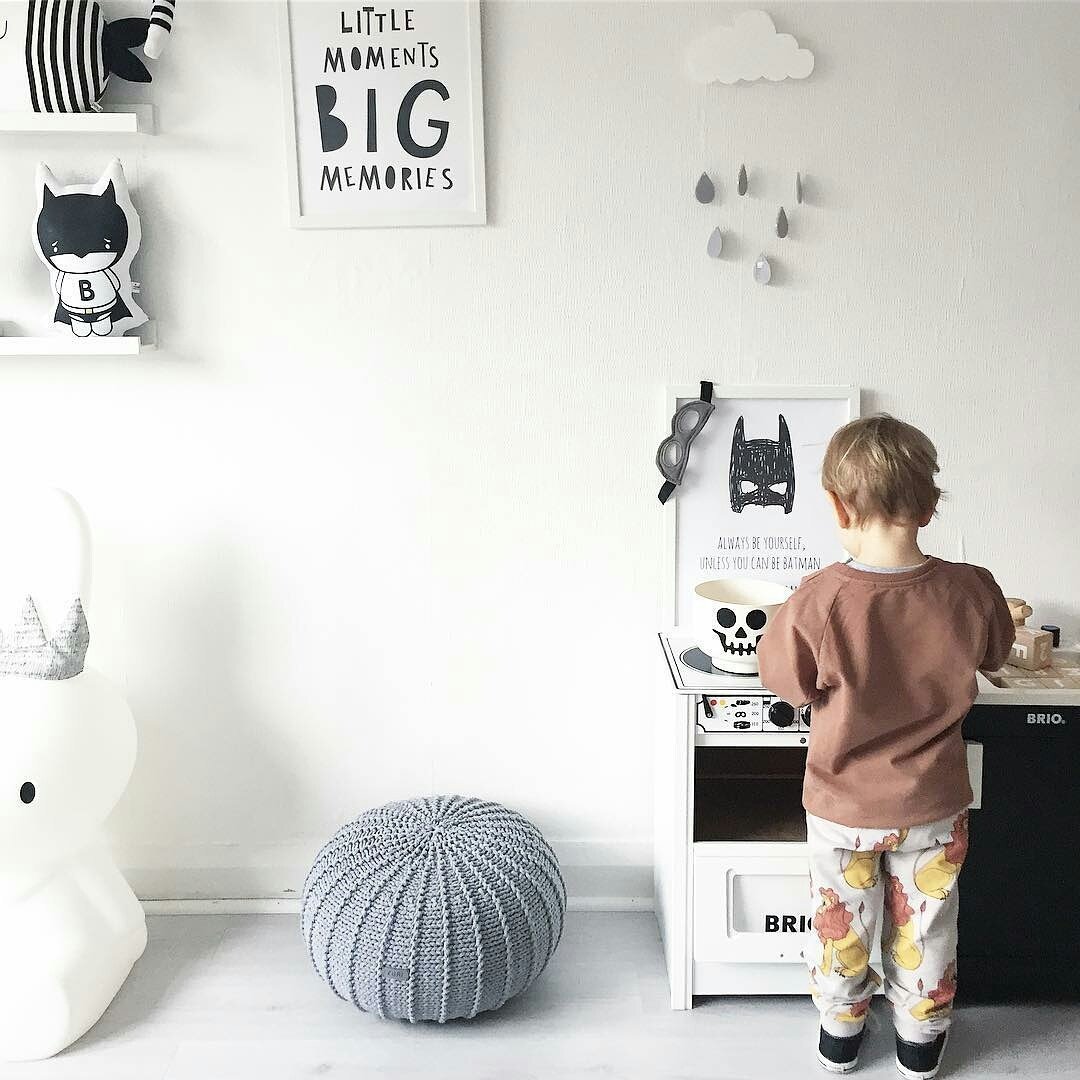 Knitted pouffe | DARK GREY - Zuri House