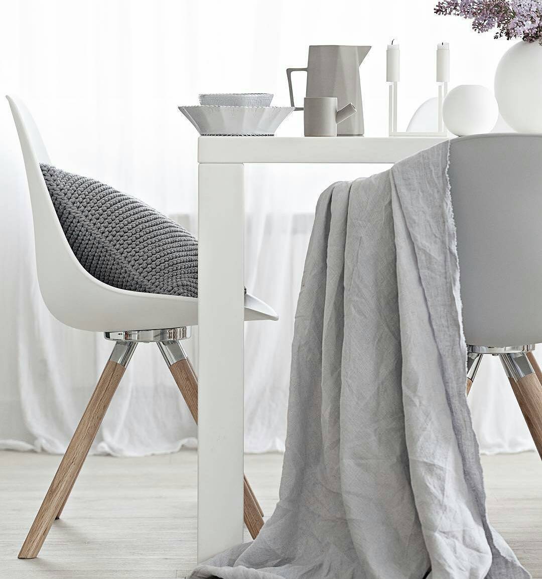 Knitted square cushion | DARK GREY - Zuri House