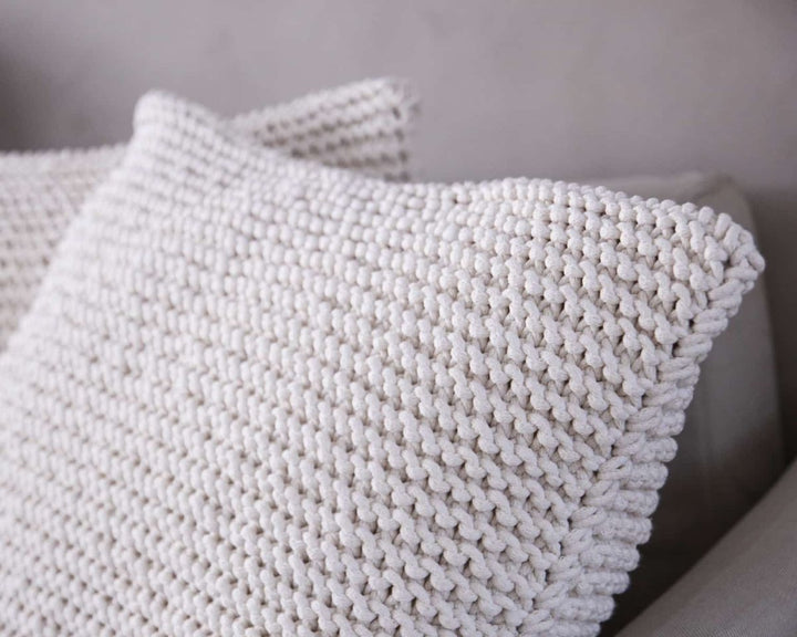Knitted square cushion | IVORY - Zuri House